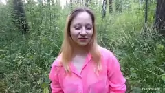 Afspelen Verloren kleine tiener lifter krijgt openbare creampie van vreemdeling in het bos