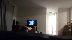 Reproducir El gran culo de una esposa amateur montando la gran polla de su marido