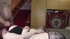 Afspelen BBW Slut neemt twee dikke pikken in intense gangbang