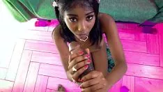 Reproducir Precious blacken adolescente chupa y se folla a un brobdingnagian blacken gumshoe - ebony tree porno