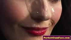 Reproduzir Nervo mantrap de vestuário íntimo facializado com carga brobdingnagian