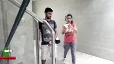Oynat Bir yürüyüşe çıkarlar ve o tüm süt nehrini çitle çevirerek iner adr0136