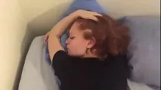 Reproducir adolescente no profesional se ocupa de la dulzura kukucam.com.mp4
