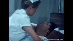تشغيل معيار الجنس جبهة مورو أشقر ناعم الشعر