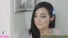 Odtwórz Brunetka dziwka rucha się ze swoim mistrzem