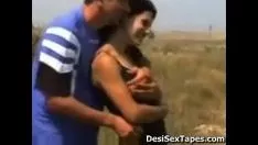 Oynat Her biri bto'da Hintli çift
