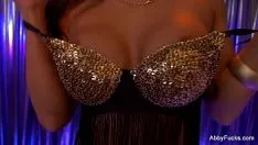 Reproducir Abigail mac artista de striptease caliente